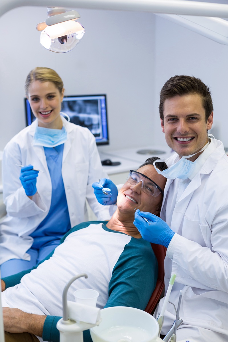 medico-especialista-en-odontologia-en-quito-ecuador
